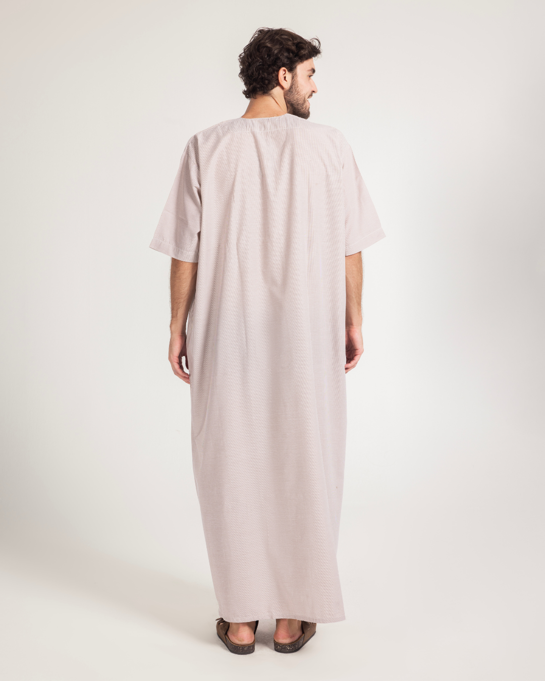 عبايه رجالي نص كم مقلمة