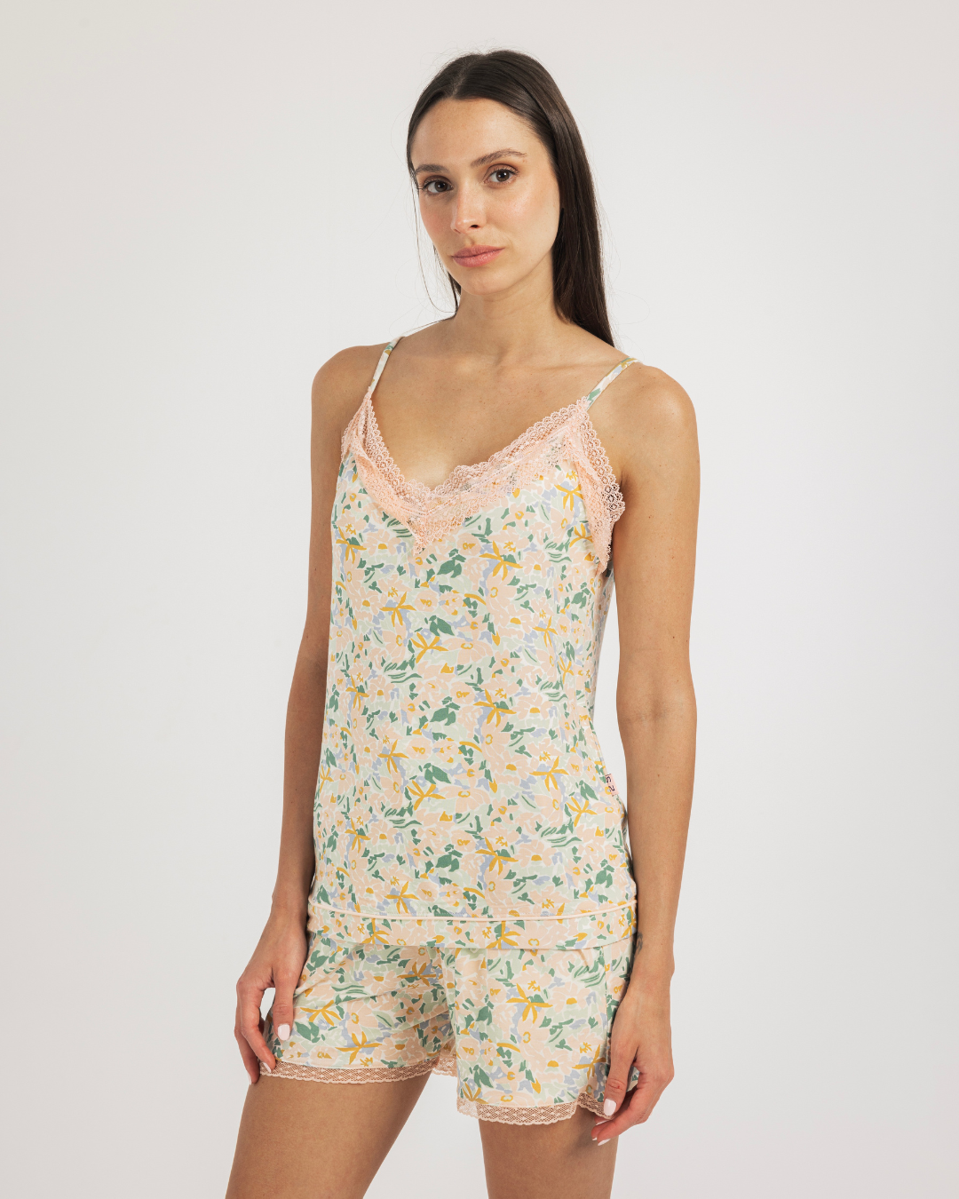 Large Abstract Flowers بيجاما حريمى حمالة و شورت