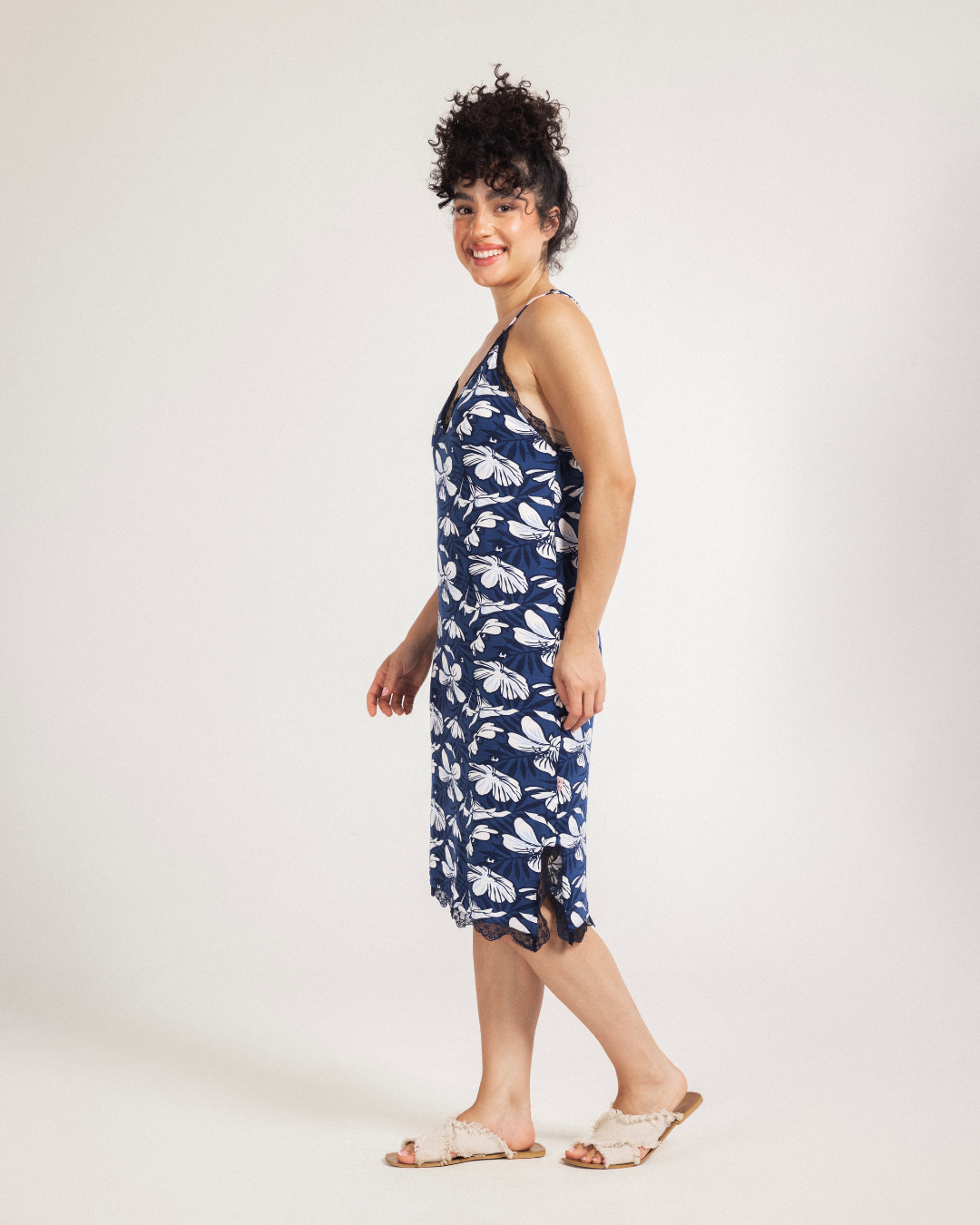 Femi florals قميص نوم حريمي فسكوز بدانتيل